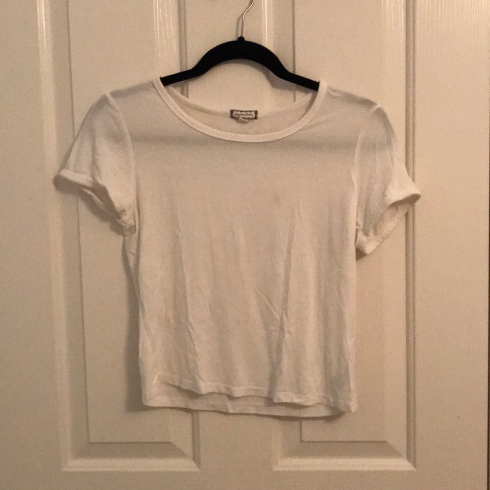 white cropped tee